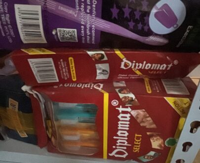 DIPLOMAT TOOTH BRUSH HARD 2